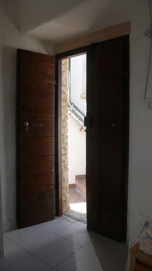Apartamento Depandance Elvira Basilico San Valentino in Abruzzo Citeriore Exterior foto
